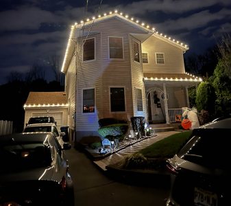 christmas-lights-on-nj-house1